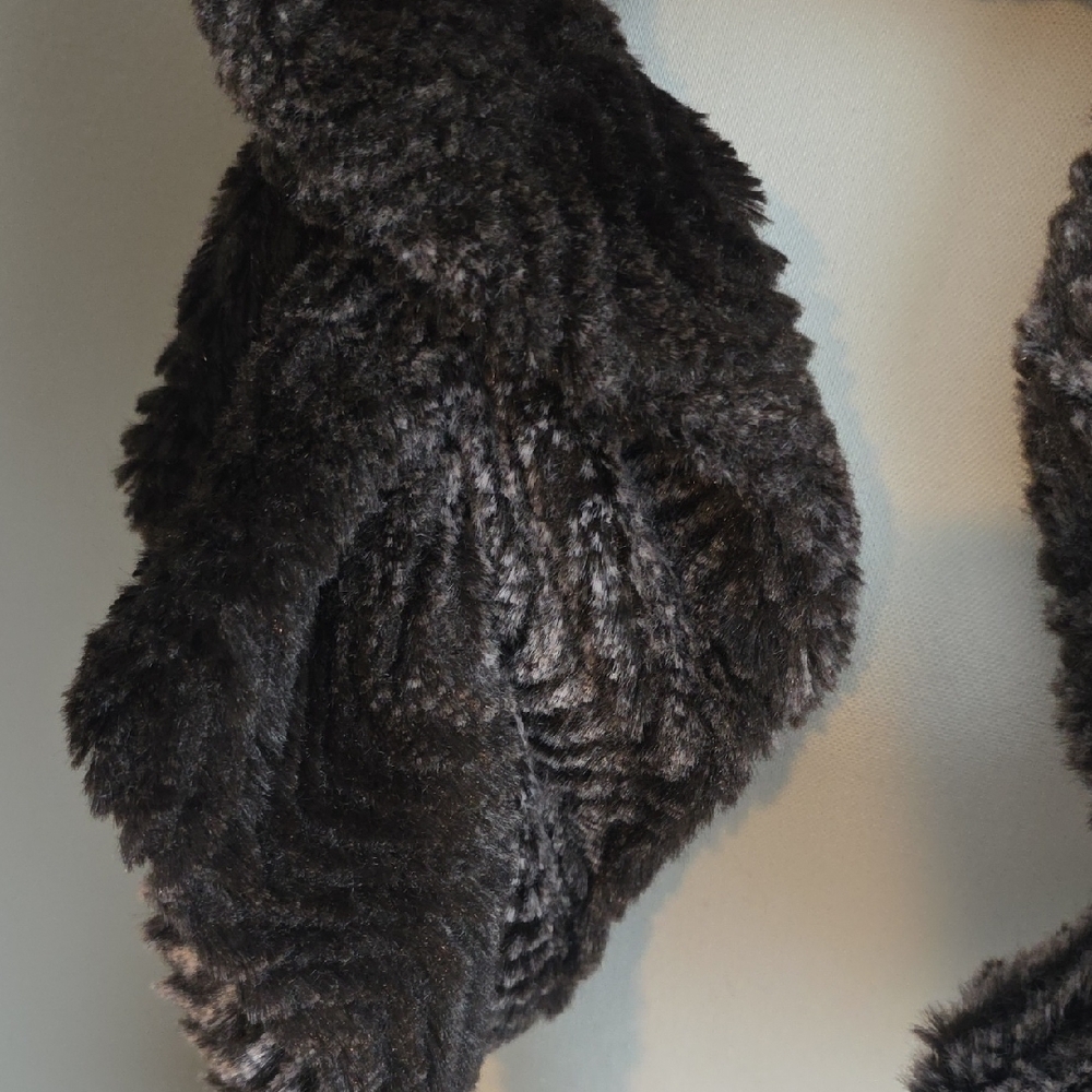 Brown Ruffled Winter Scarf - Picture 6 of 7